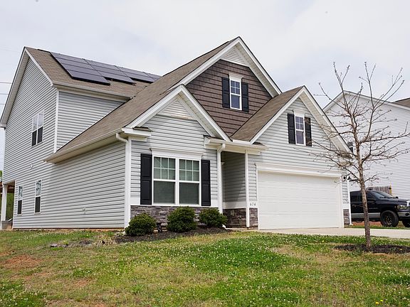 2nd image of 614 Marian Way