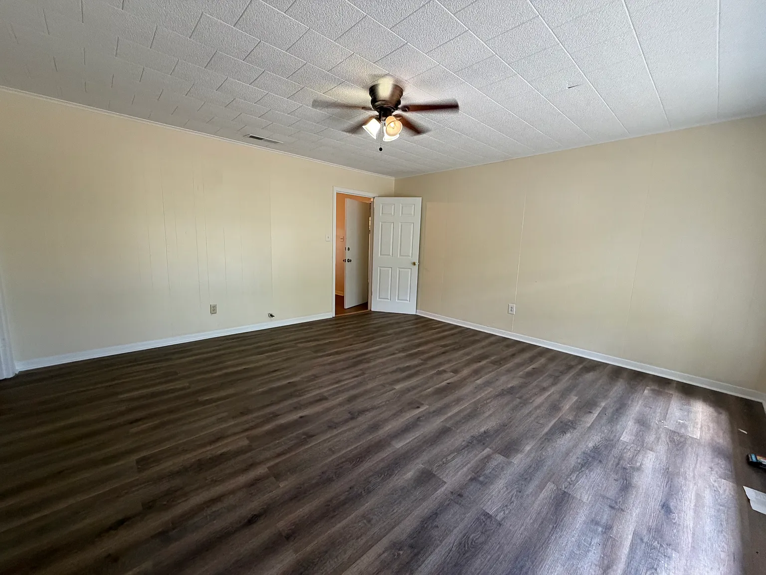 3 bed, 2.5 bath, 1188 sqft, $1,250 — Photo 4