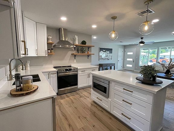 2nd image of 3714 E Amelia Ave