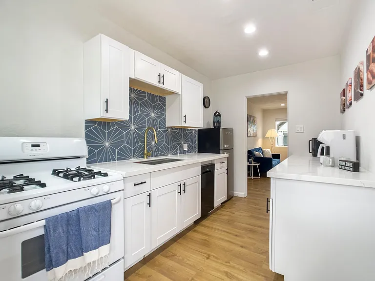 508 E Willetta St #2 — Photo 2