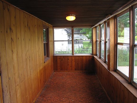 4th image of 708 Pearl Ave