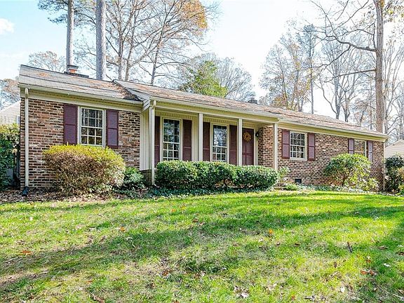 3rd image of 3141 Darnley Dr