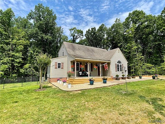 2nd image of 1951 Autumn Oaks Ln