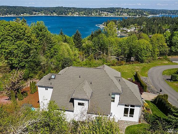 2nd image of 472 Dungeness Dr