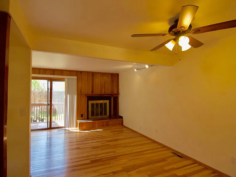 3319 Hickok Pl — Photo 4