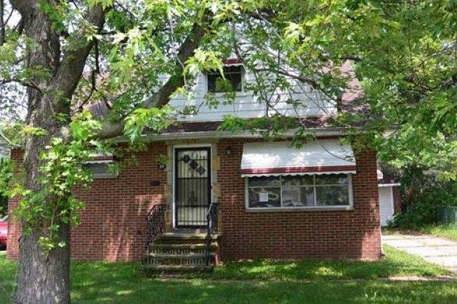 1st image of 355 E 222nd St