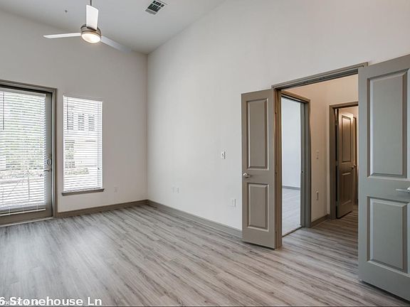 5th image of 9406 Stonehouse Ln #511