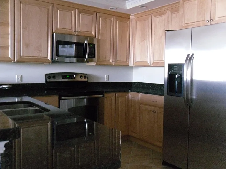 530 Riverside Dr #304 — Photo 8