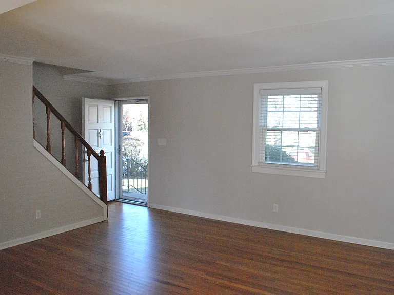1038 Nichols Dr — Photo 21