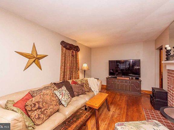 5th image of 1044 Bell Ave
