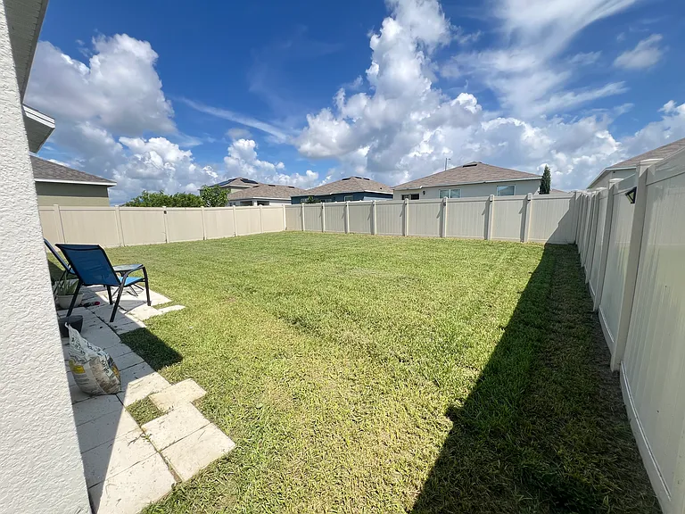 187 Emanuelle Dr — Photo 6