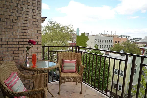 Sold by Corcoran | media 19