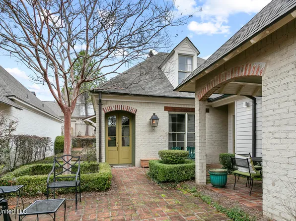 20 Waterford Pl, Jackson, MS 39211