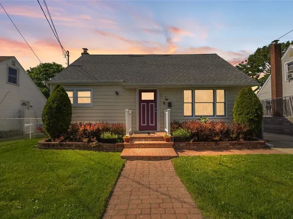 49 Lillian Avenue, Freeport, NY 11520