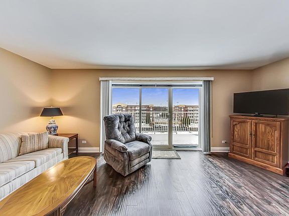 3rd image of 7051 W Touhy Ave APT 603
