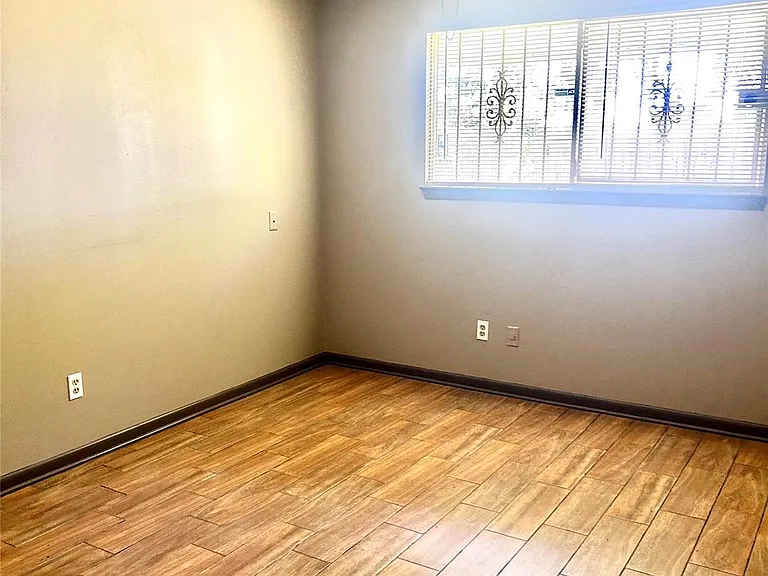 11718 Zarroll Dr — Photo 11