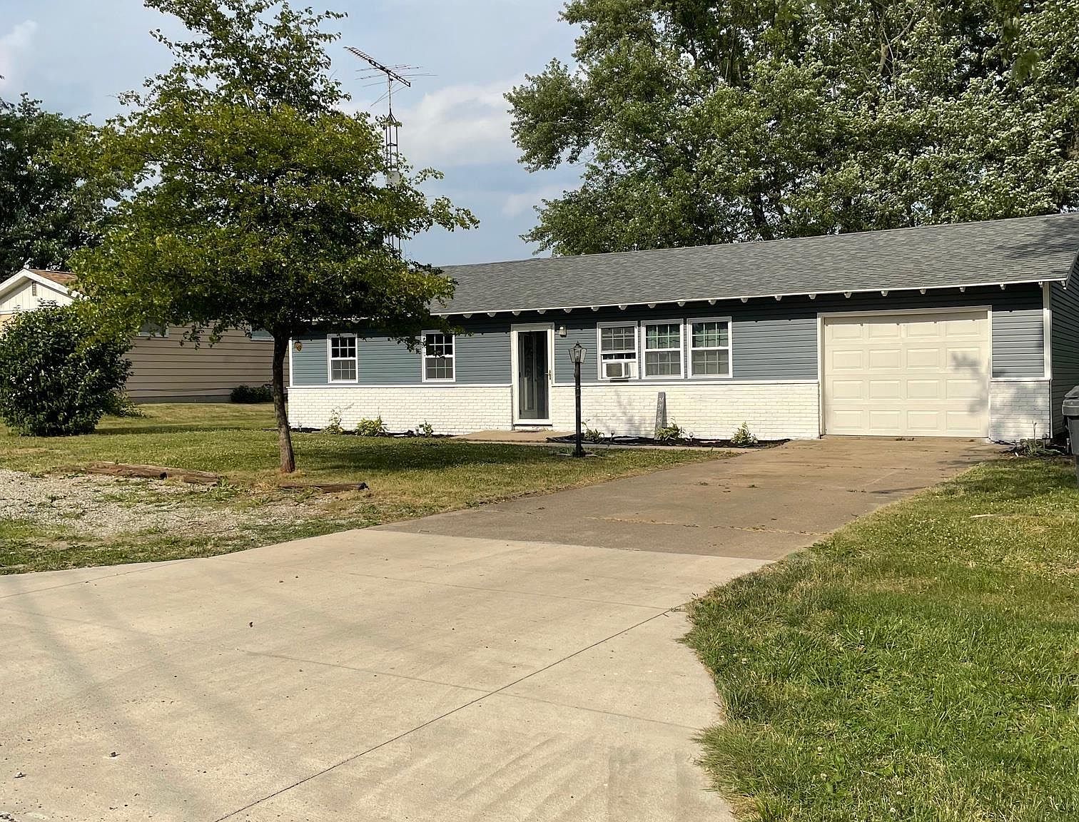 101 N Charles St, Parker City, IN 47368 | Zillow