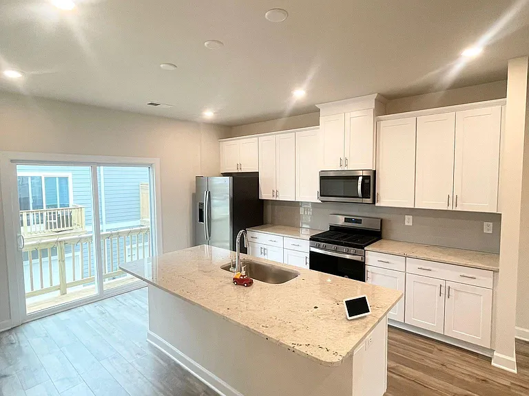 4419 Millennium Ave — Photo 10