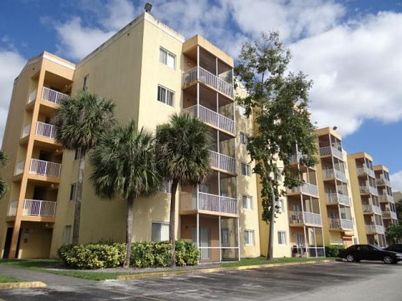 3rd image of 2221 S Sherman Cir APT E110