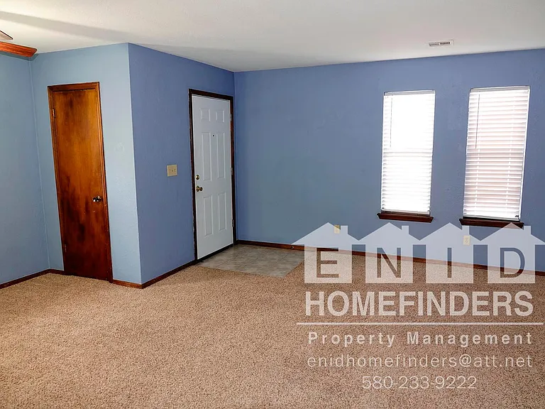 2513 E Cedar Ave — Photo 5
