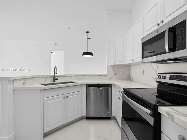 4404 SW 160th Ave APT 833, Hollywood, FL 33027