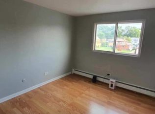 5137 W 79th St #1, Burbank, IL 60459