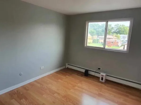 (undisclosed Address), Burbank, IL 60459