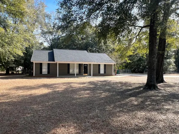361 Creekside Dr, Leesburg, GA 31763