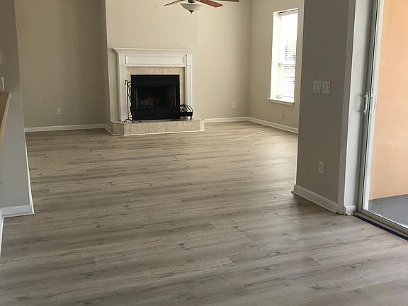 5th image of 513 Weeping Willow Ln