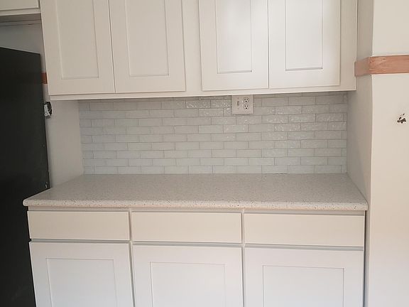 5th image of 5247 W Henderson St #2