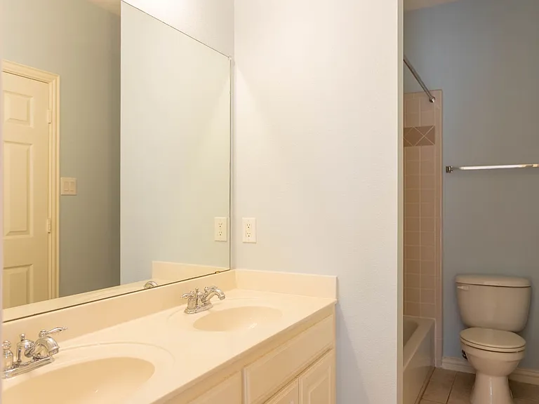 413 Brookmere Ln — Photo 18