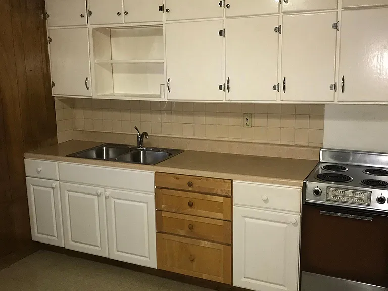 596 E Maiden St #2 — Photo 6