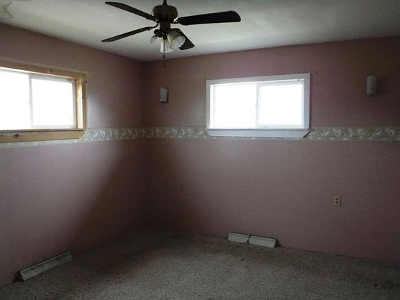 5th image of 1015 S Grove St
