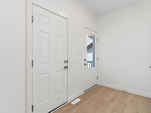 4th image of 4015 207th St SW