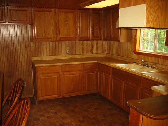 3rd image of 25 E Wildwood Dr