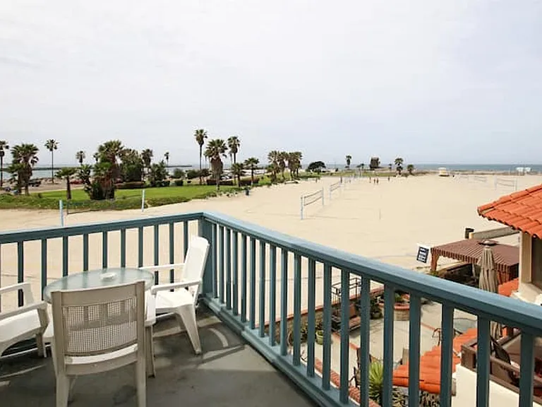 2645 Ocean Front Walk — Photo 30