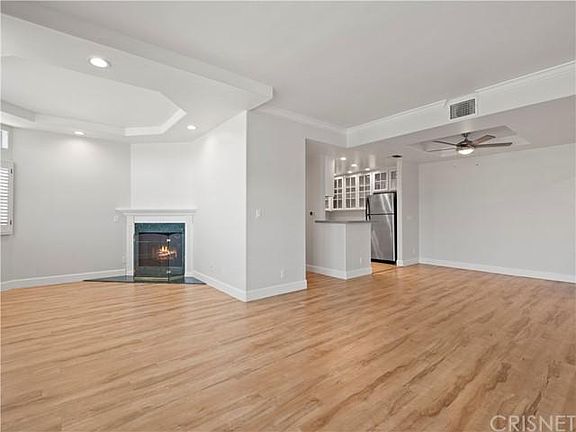 4th image of 4455 Hazeltine Ave APT 102