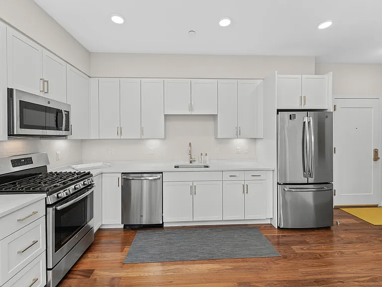 3531 Washington St #417 — Photo 7