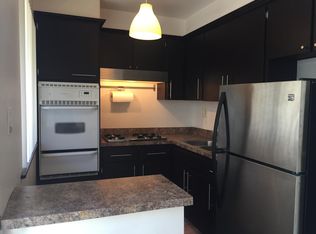 830 S Barrington Ave APT 4, Los Angeles, CA 90049