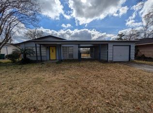 1901 W Wildwood Ave, Orange, TX 77632