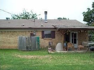 1109 Park Center Ct, Saginaw, TX 76179