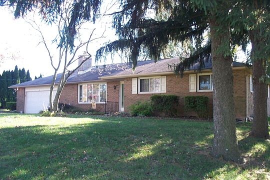 2nd image of 18 Cowpath Rd
