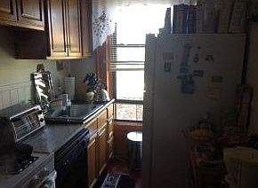 4th image of 572 Franklin Ave
