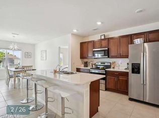 1009 Jacaranda Pkwy E, Cape Coral, FL 33909
