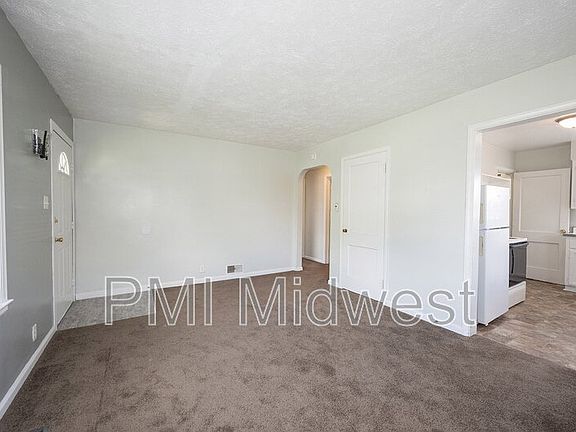 3rd image of 3825 Spann Ave