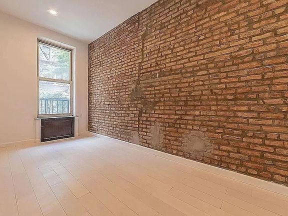 4th image of 116 Saint Marks Pl APT 1