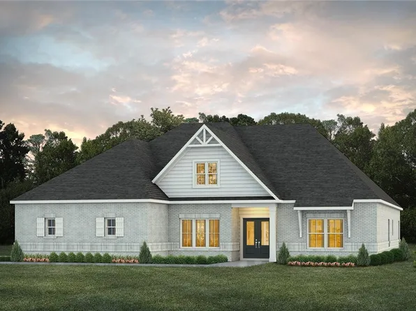 1549 Hidden Lakes Dr, Opelika, AL 36801