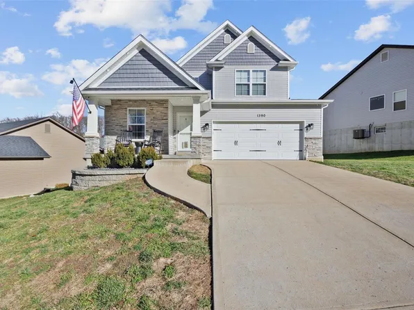 1390 Farnman Dr, Herculaneum, MO 63048