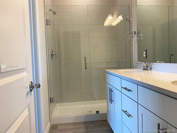 4th image of 4990 Eucalyptus Dr