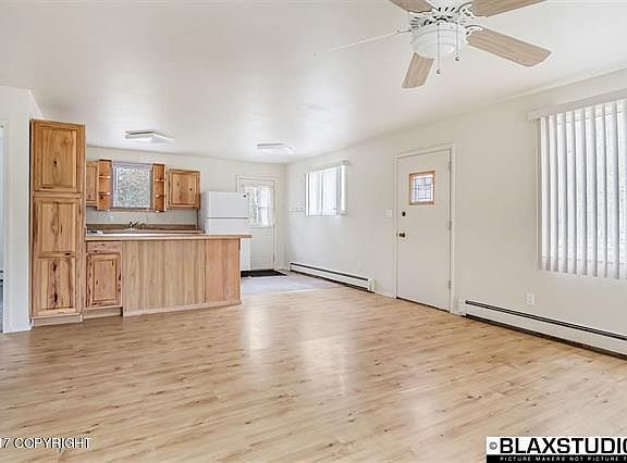5th image of 3811 Erickson Ave